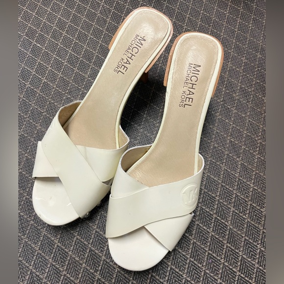Shoes - MK Size8